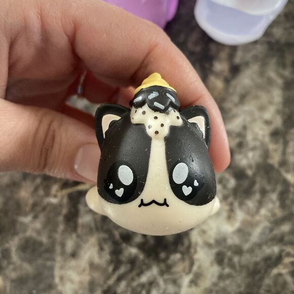 Aphmau Mystery MeeMeow Squishies Cookies & Cream Ice Cream Cat - Picture 2 of 4